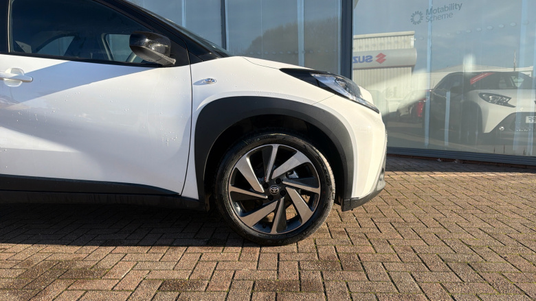 Toyota Aygo X 1.0 VVT-i Edge 5dr Petrol Hatchback